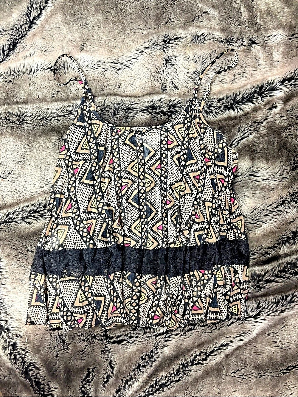 BCBGeneration Geometric top in Black & Pink Size Medium